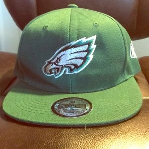 New Dark green Philadelphia Eagles with tags